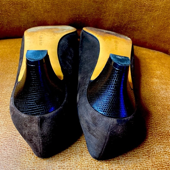 Salvatore Ferragamo Narrow Brown Suede Black Cap Toe Heels Pumps 10AA - Picture 7 of 8